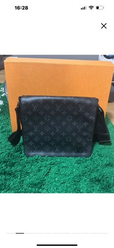 Louis vuitton district - district, pm