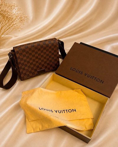 Louis vuitton district - louis,